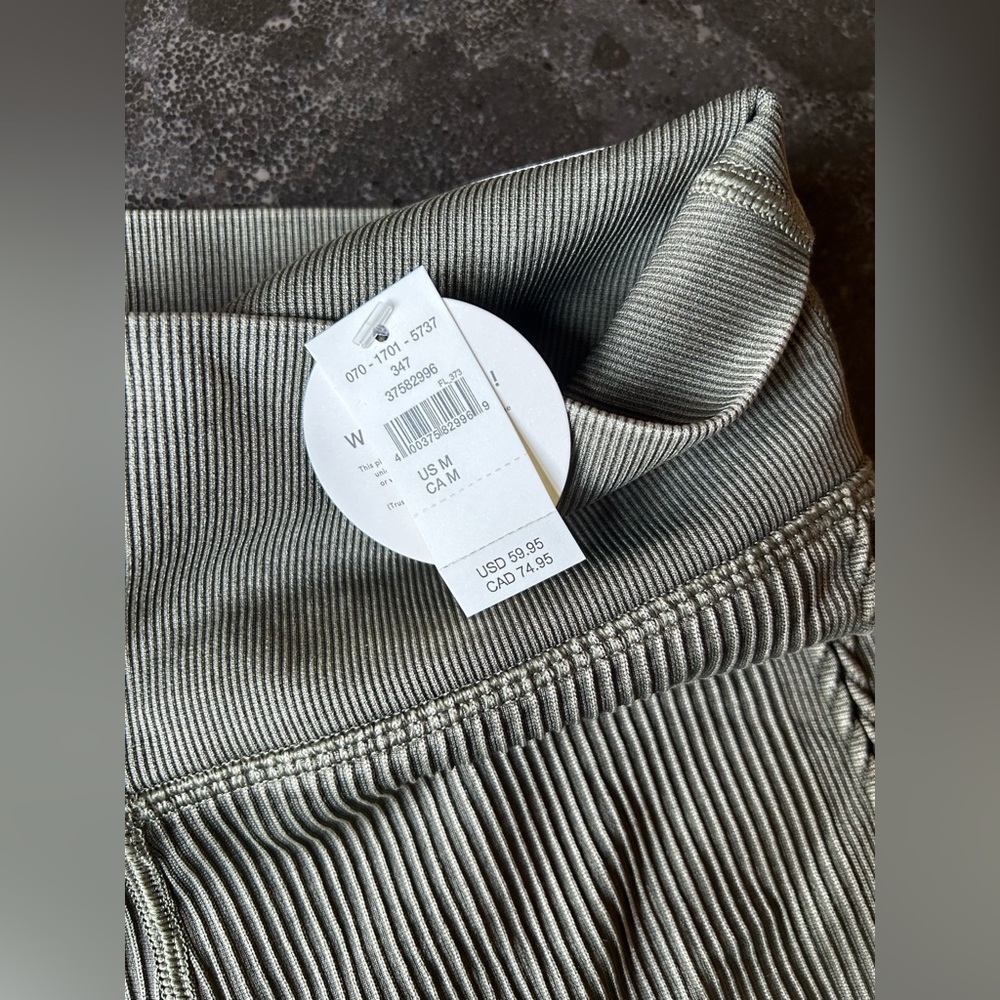 Aerie | Seamless 7/8 Ribbed Leggings - Picture 7 of 7